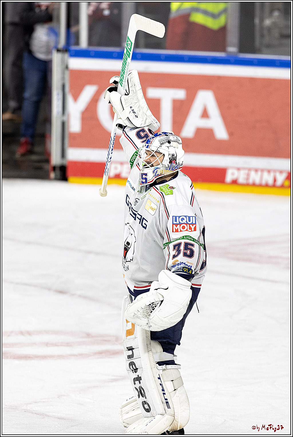 PENNY DEL Viertelfinale 2. Spiel;  Koelner Haie - Eisbaeren Berlin; Koeln, 12.04.2022